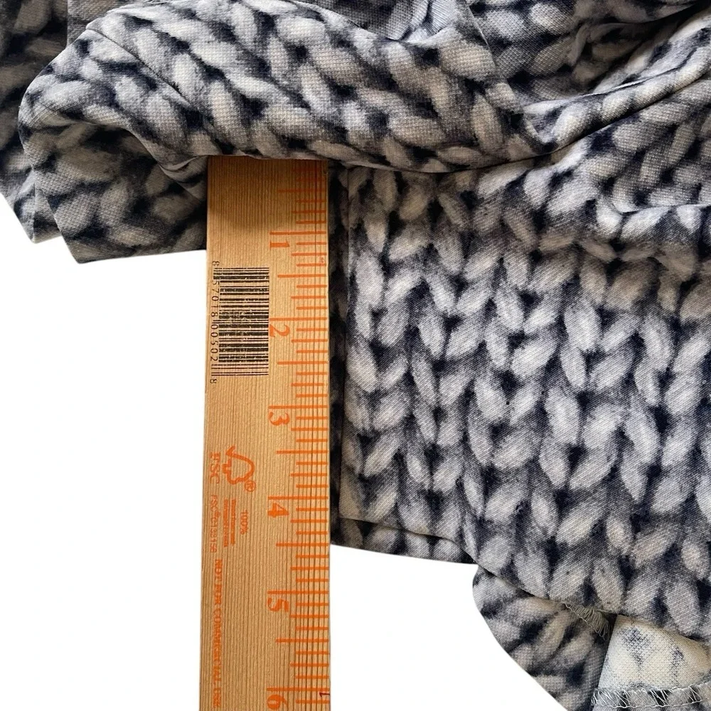 Banana Republic Women's Knit Print Pleated‎ Shorts Size 14 Black White